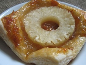 Слойки с ананасами Слойки с ананасами