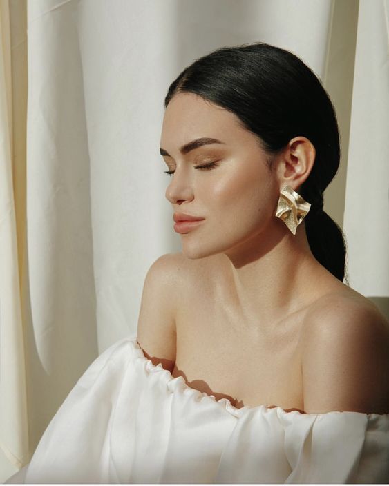 Агрессивные металлические серьги — тренд весенне-летнего сезона