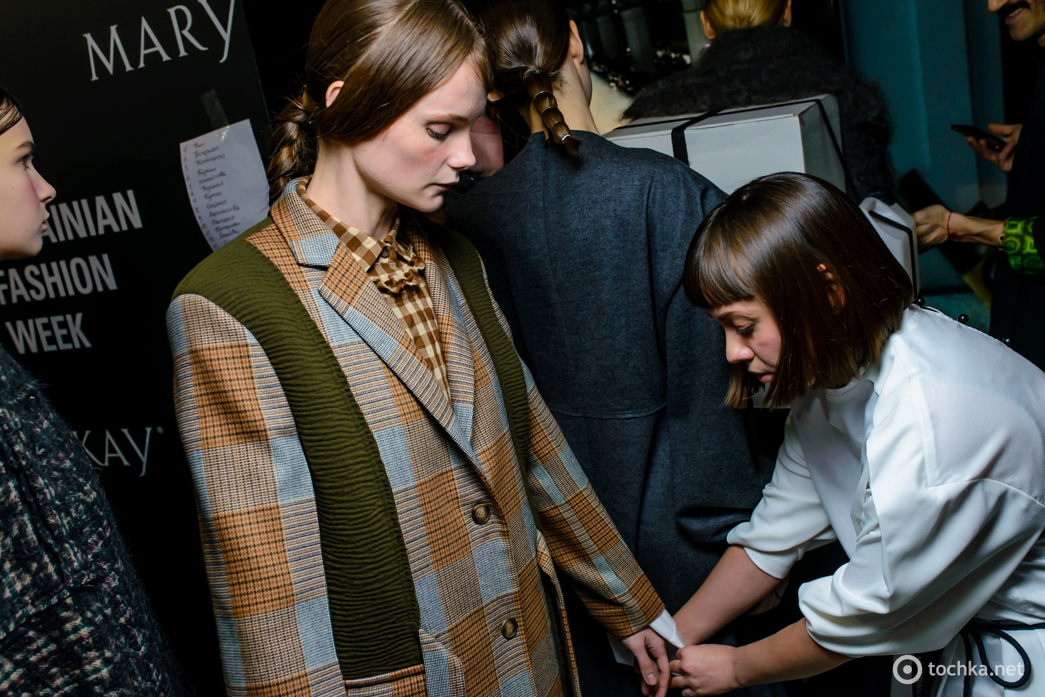 Backstage другого дня UFW FW 19-20