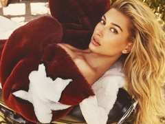 Хейли Болдуин снялась в новой рекламе Guess 