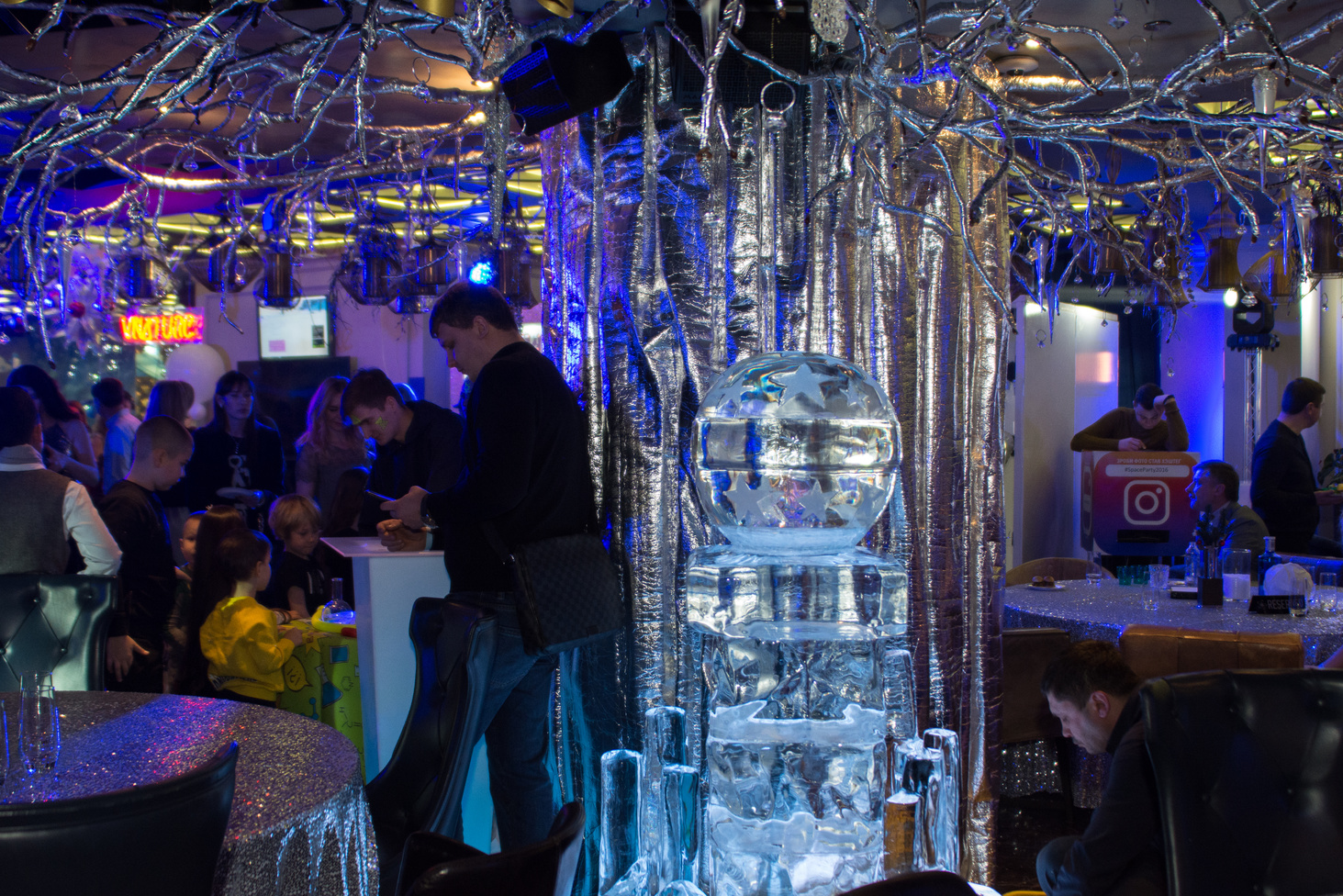 SPACE PARTY 2018, Или как гуляют земляне в Coin на рождественской вечеринке