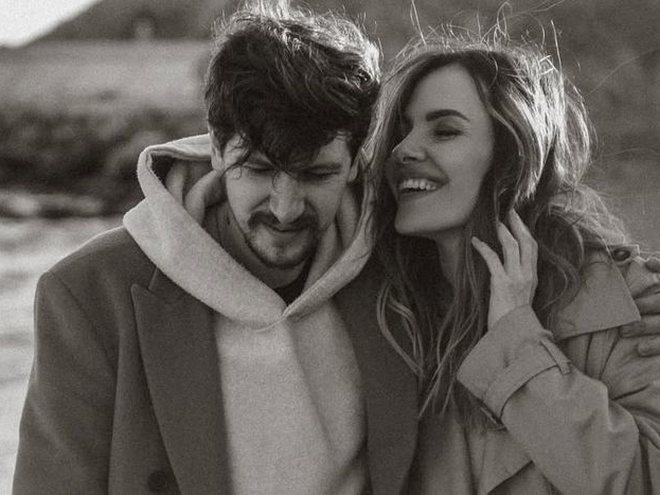 Чоловік MamaRika розкрив, скільки вона заробляє на прослуховуванні її хітів у мережі