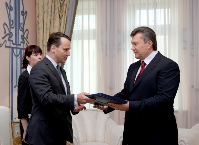 Янукович и Сикорский