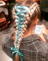 Бьюти-тренд осень 2016: корсет в волосах 