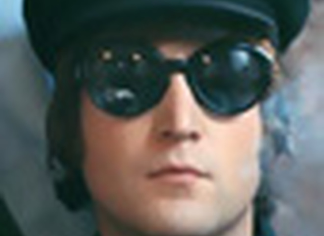 Джон Леннон в очках
