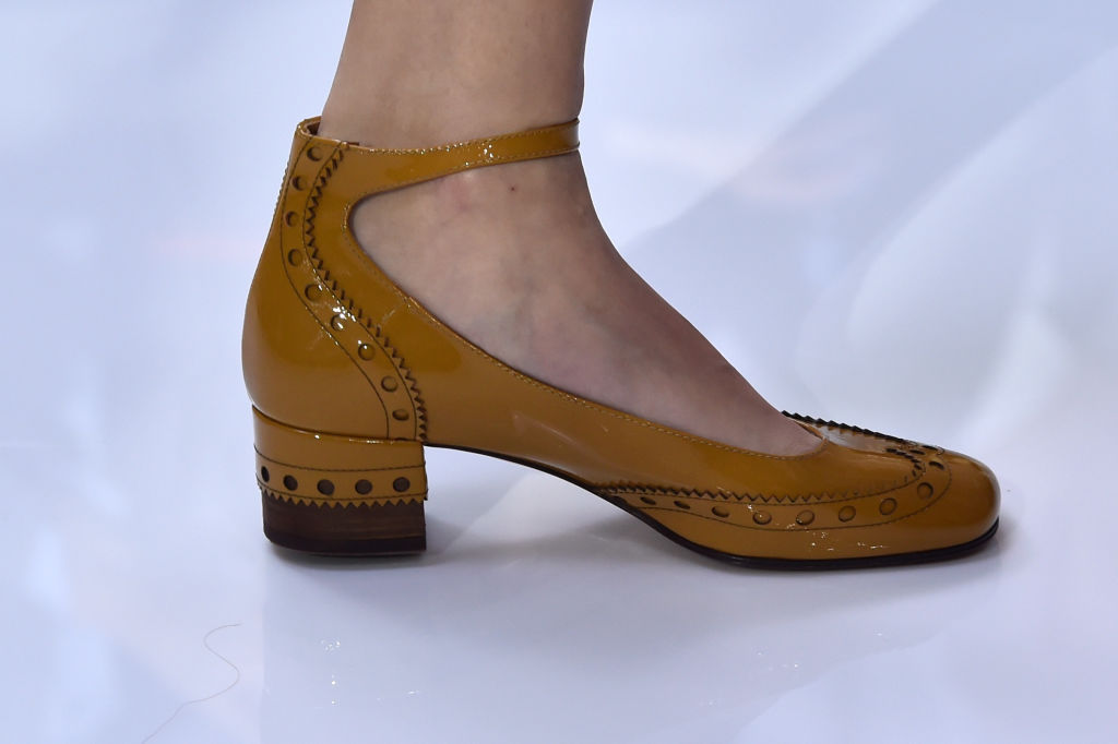 Модные туфли 2017: акцент на лодыжку