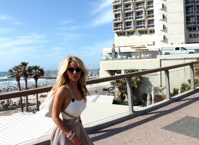 девушка блонда