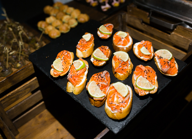 Вечеринка в честь дня рождения Анатолия Анатолича