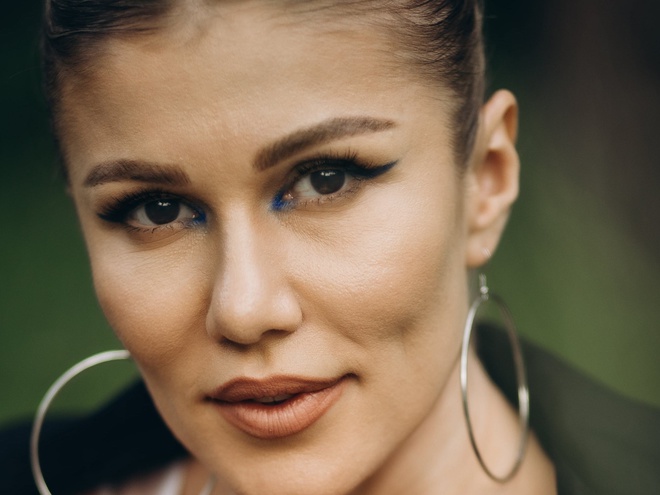 Alena Omargalieva представила гімн незалежних дівчат