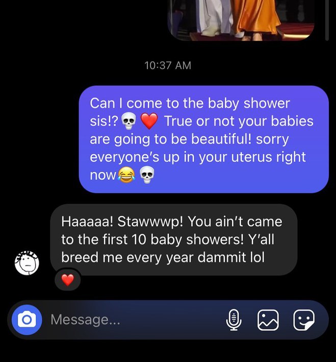 Рианна ответила на слухи о беременности