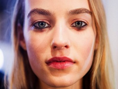 Victoria Beckham Осінь 2015: макіяж і зачіски з показу