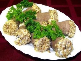 Рулеты из отварного языка Рулеты из отварного языка