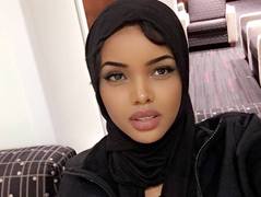 Мусульманка вышла на сцену конкурса купальников в хиджабе и буркини