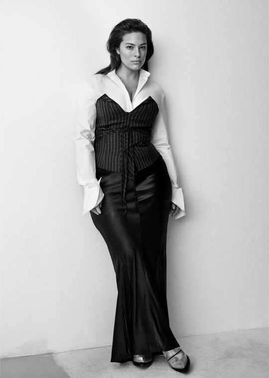 Ешлі Грехем стала обличчям H&M Studio