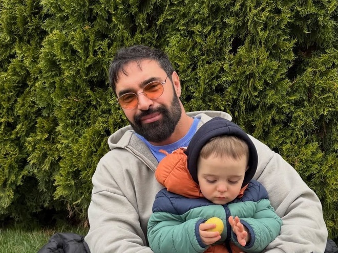 Козловський замилував відео, у якому зводив 2,5-річного сина до себе на роботу