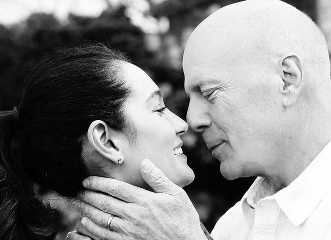 «Кохатиму його завжди»: дружина Брюса Вілліса показала сімейне відео в день народження актора