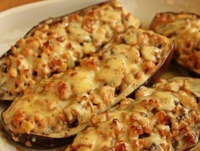 Баклажаны, фаршированные грибами и фаршем Баклажаны, фаршированные грибами и фаршем