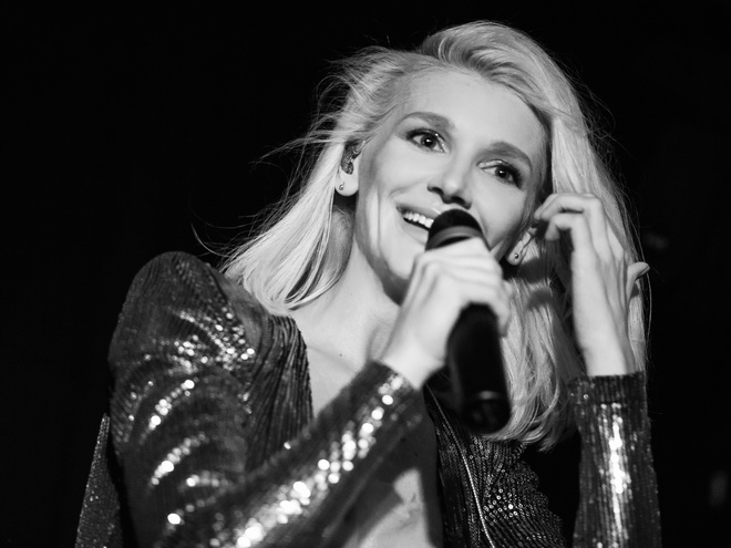 В киевском гей-клубе состоялось первое сольное выступление Миши Романовой