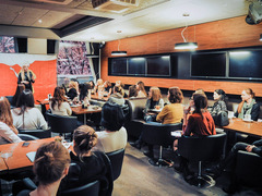 Встреча с читательницами tochka.net в Ароме