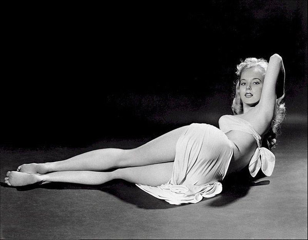 Бетти Бросмер — идеал 50-х годов, прообраз девушек пин-ап