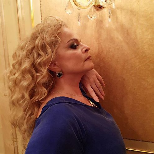 Лариса Долина