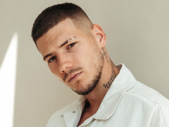 Колишній чоловік Анни Трінчер пояснив, чому він проти мобілізації блогерів