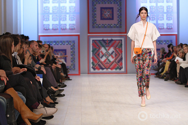 Показ POUSTOVIT 