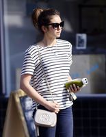 Street style: Нина Добрев в Лос-Анджелесе
