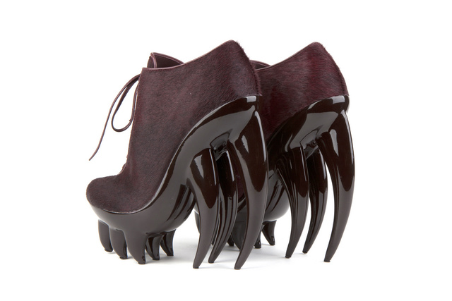 Виставка футуристичного взуття