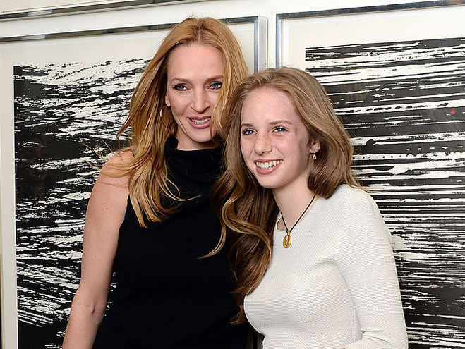 Ума Турман и Майя Хоук в 2013 году