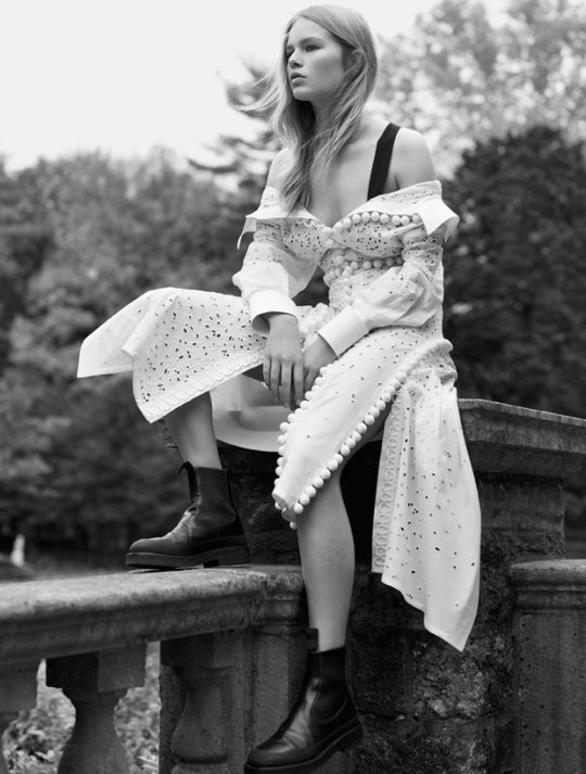 Анна Эверс для Vogue US