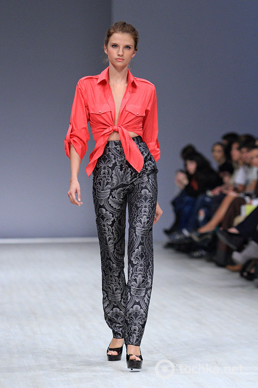 Показ Elena BURBA