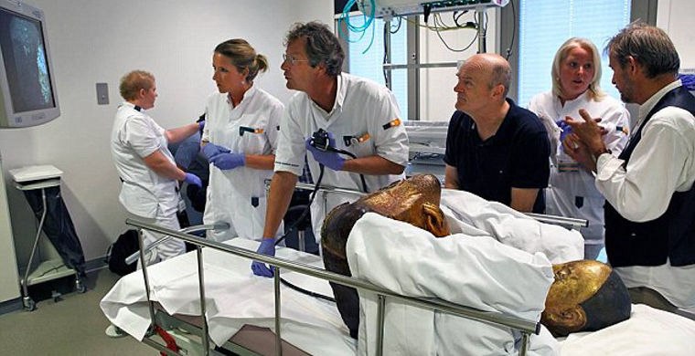 У стародавній статуї Будди знайшли мумію