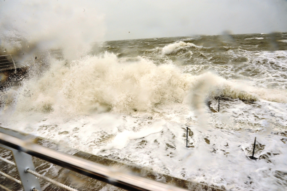 Шторм в Одессе: город накрыла разрушающая сила стихии
