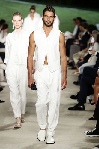 Giorgio Armani весна-літо 2022