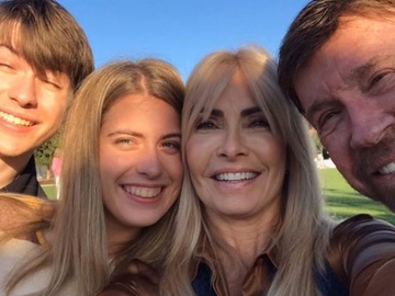 Дочка Чака Норріса виходить заміж: фото з заручин