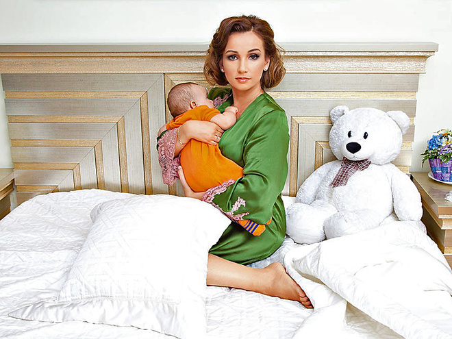 Анфиса Чехова показала ребенка