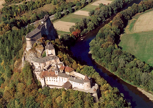 Самые страшные замки в мире: Оравский замок