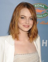 Эмма Стоун на премьере фильма "Алоха" Эмма Стоун на премьере фильма "Алоха"