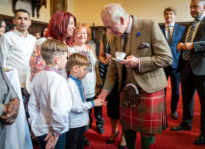 Король Чарльз III во время визита в Шотландию встретился с украинскими беженцами