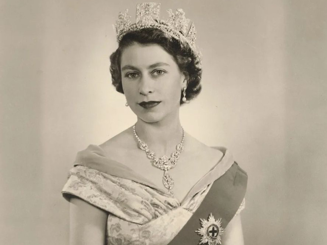 Королева Єлизавета II