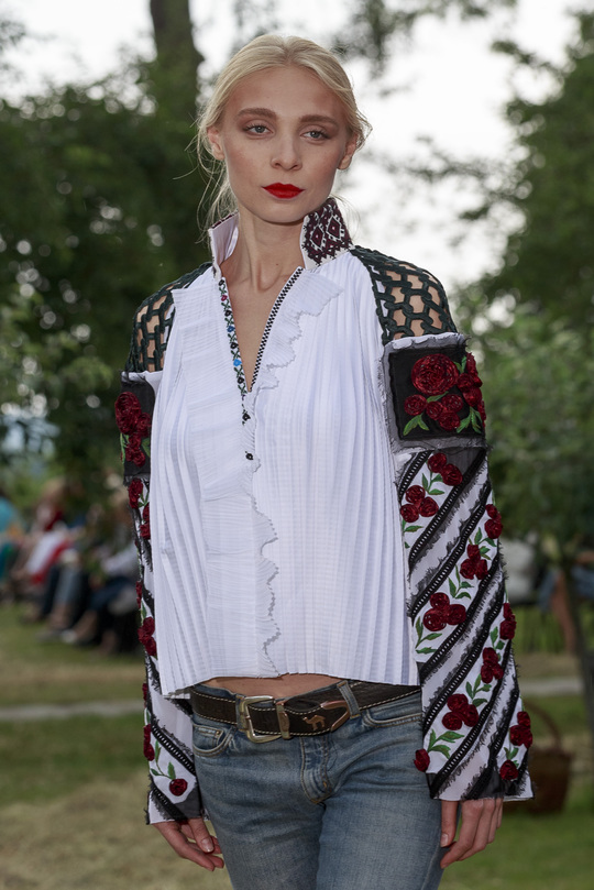 Оксана Караванская представит в Париже вышиванки Couture