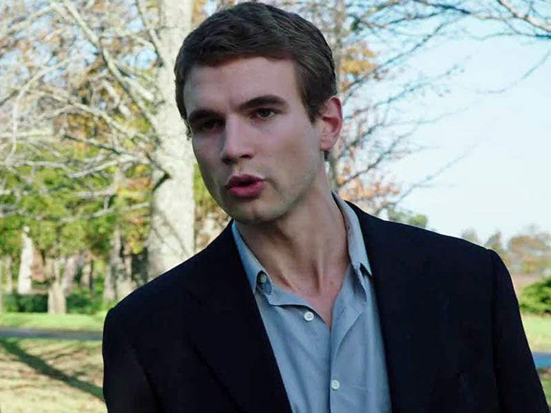 Алекс Расселл