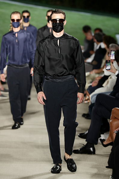 Giorgio Armani весна-лето 2022