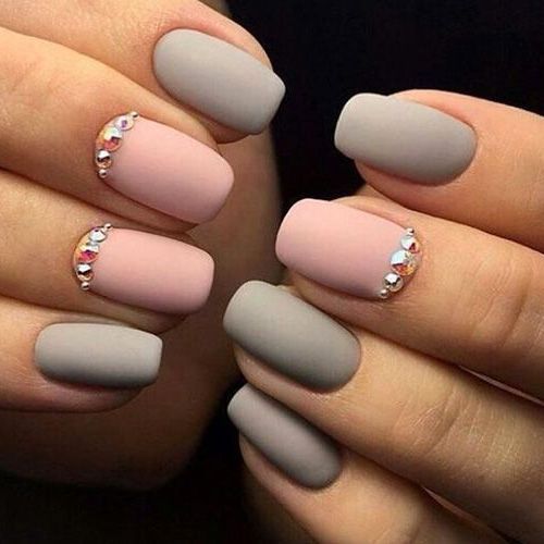 Матовый маникюр: пастельный