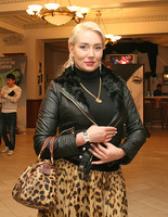 5 нарядів Розинської