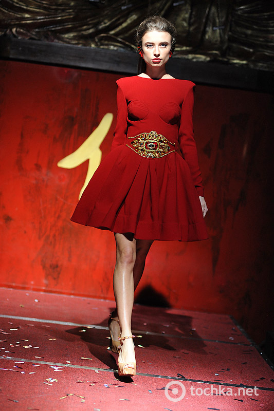 RED PARTY: показ