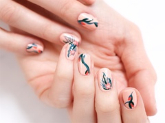 Маникюр от Essie 