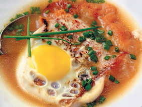 Суп на мясном бульоне с яйцами