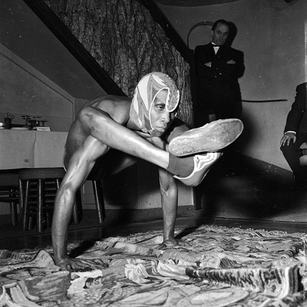 Ретро снимки - йога прошлого века